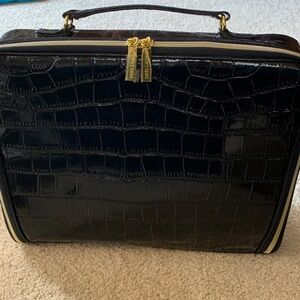 Est’ee Lauder Faux Crocodile Embossed Navy Blue Travel/Makeup Bag